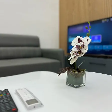 アパート Rajli's ドゥラス